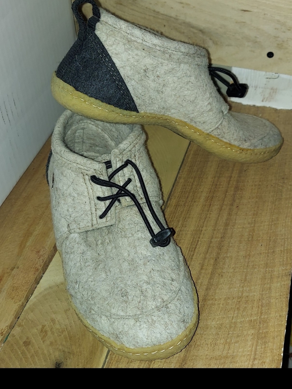 WoolFit Barefoot Slippers Nomad,beige Men /women size 38. 7.5US never worn. New